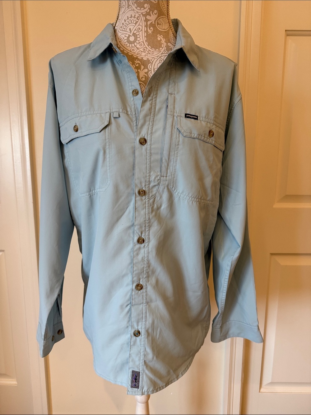 Patagonia Men's Light Blue Button-Down Quick Dry Outdoor Shirt
